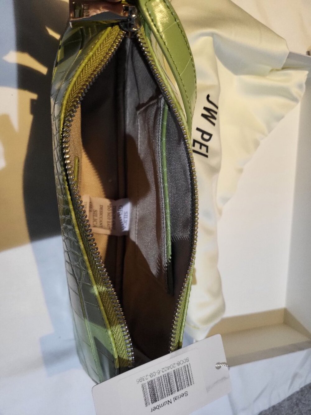 NWT JW PEI Eva Shoulder Bag - Picture 3 of 3